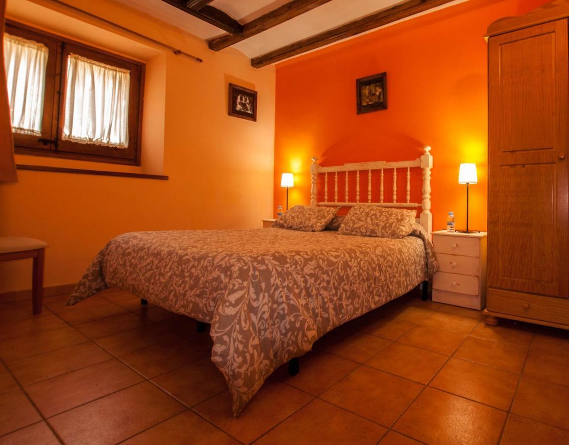 Hostal Santuari De Paller Baga Bagian luar foto