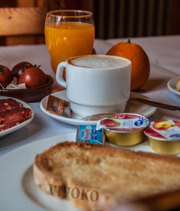 Hostal Santuari De Paller Baga Bagian luar foto