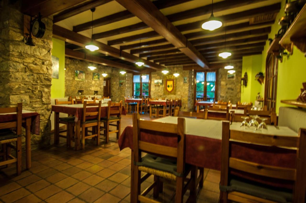 Hostal Santuari De Paller Baga Bagian luar foto