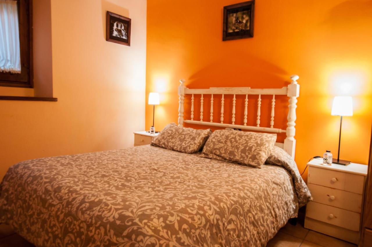 Hostal Santuari De Paller Baga Bagian luar foto