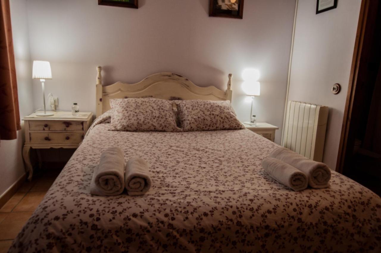 Hostal Santuari De Paller Baga Bagian luar foto